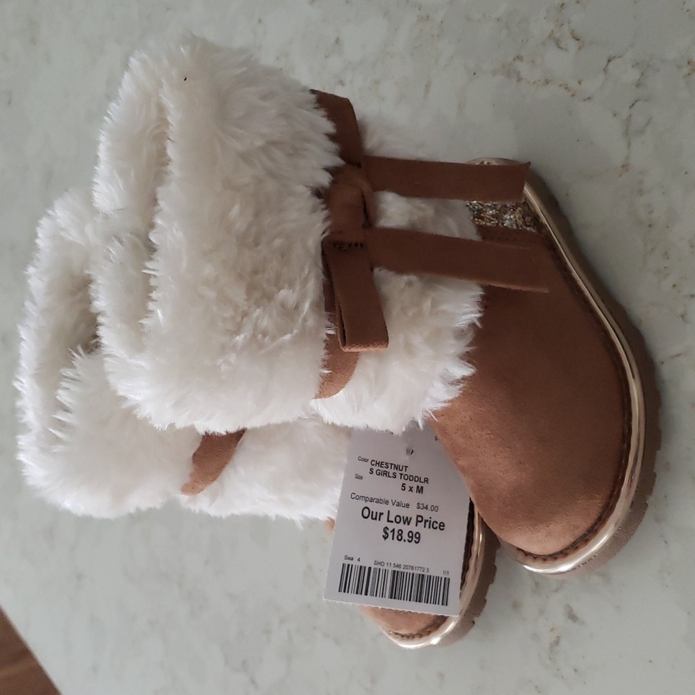 Boots with the fur